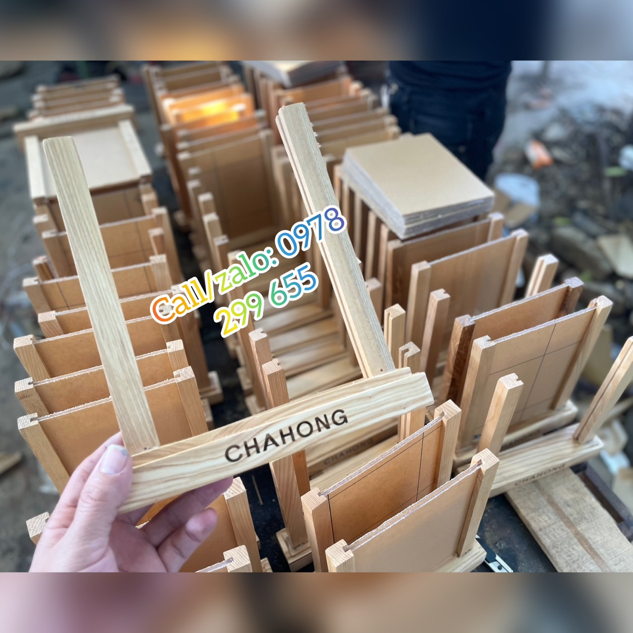 kệ menu gỗ khổ A5 để bàn